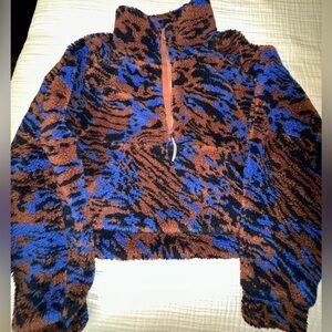 Lululemon Fuzzy Scuba